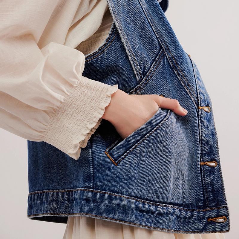 Oleva Denim Vest detail